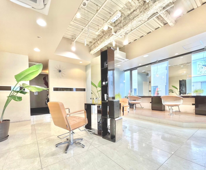 Luxe  Hair & Spa（美容師の求人）の写真5枚目：