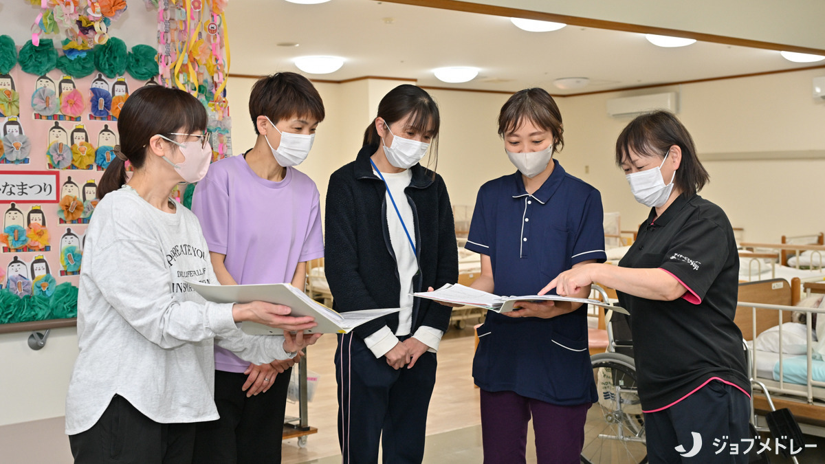 デイサービスセンターあづまの郷の写真21枚目:丁寧に指導します!