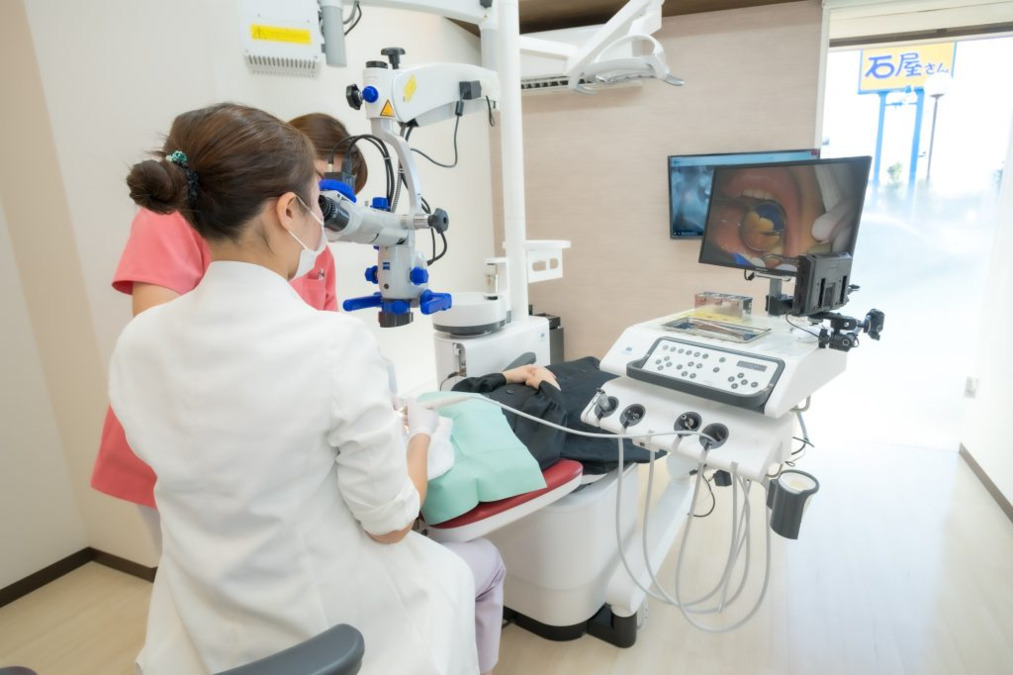 リノデンタルオフィスの写真4枚目：すべてのユニットにマイクロスコープを設定し、細部まできっちり対応いたします！
