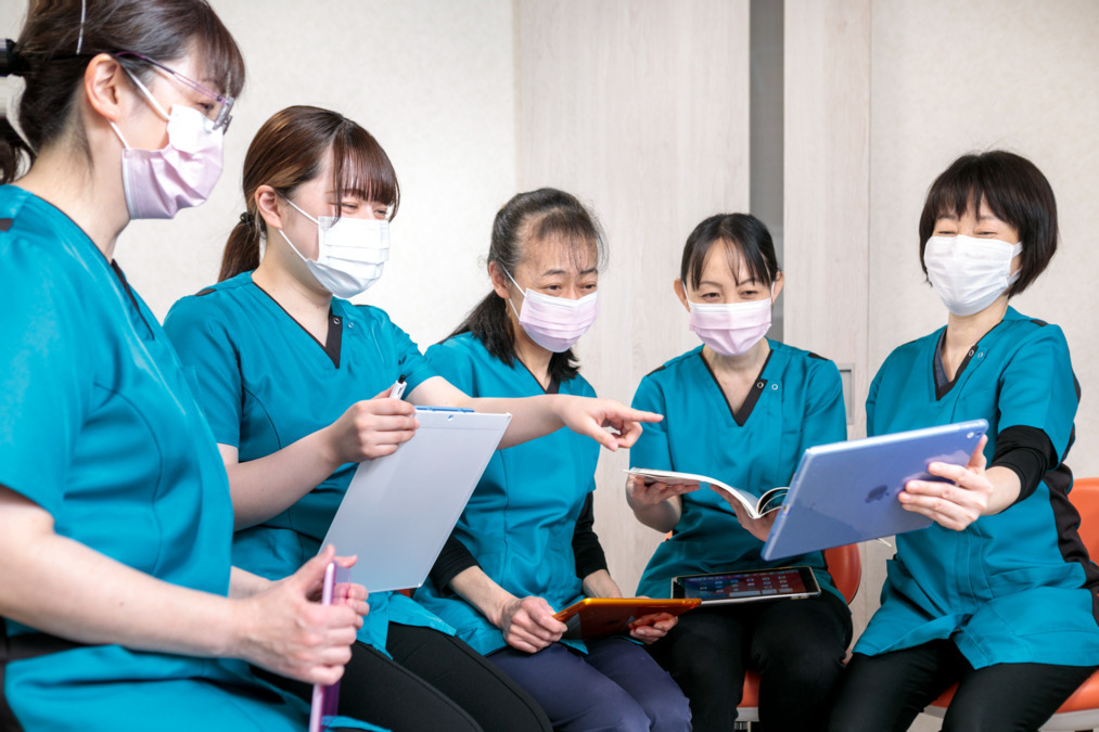 医療法人 啓仁会 栃内歯科医院(歯科助手の求人)の写真6枚目:治療と予防、各部門ごとにチームとなって医療提供しています。
