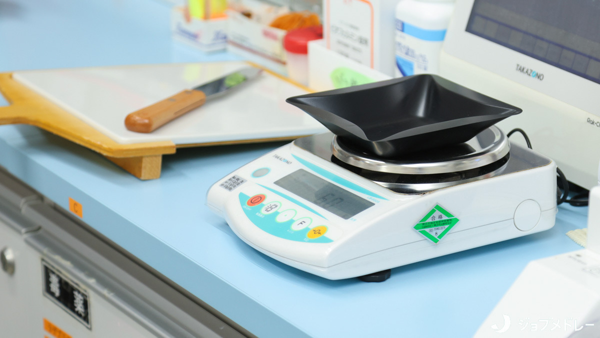 有限会社すずらん薬局　東山田店（薬剤師の求人）の写真12枚目：調剤設備を整えています