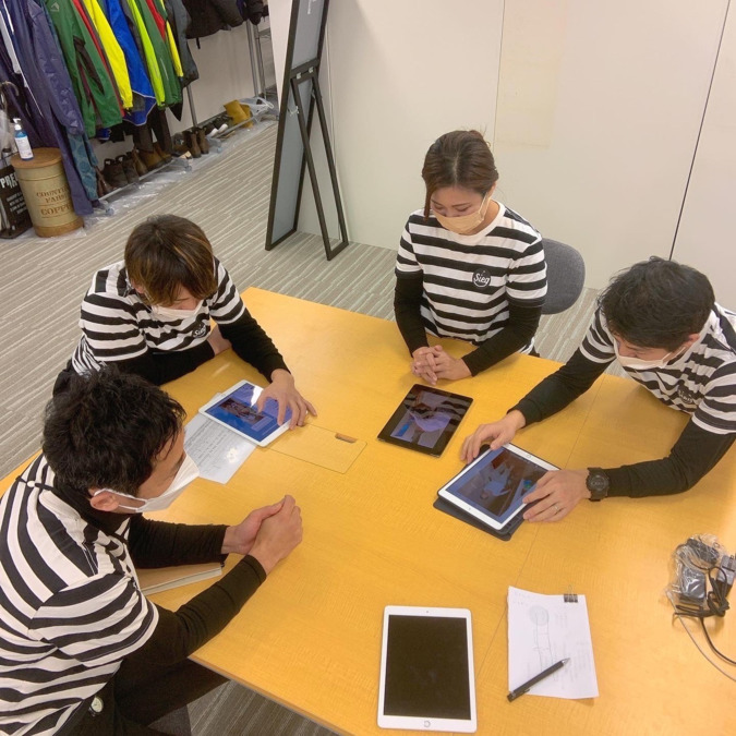 Ｓｉｅｇ［ジーク］訪問看護ステーションの写真11枚目：専門職だけが集まりカンファレンス！フリーデスクなのでいつでもどこでも集まれる♬