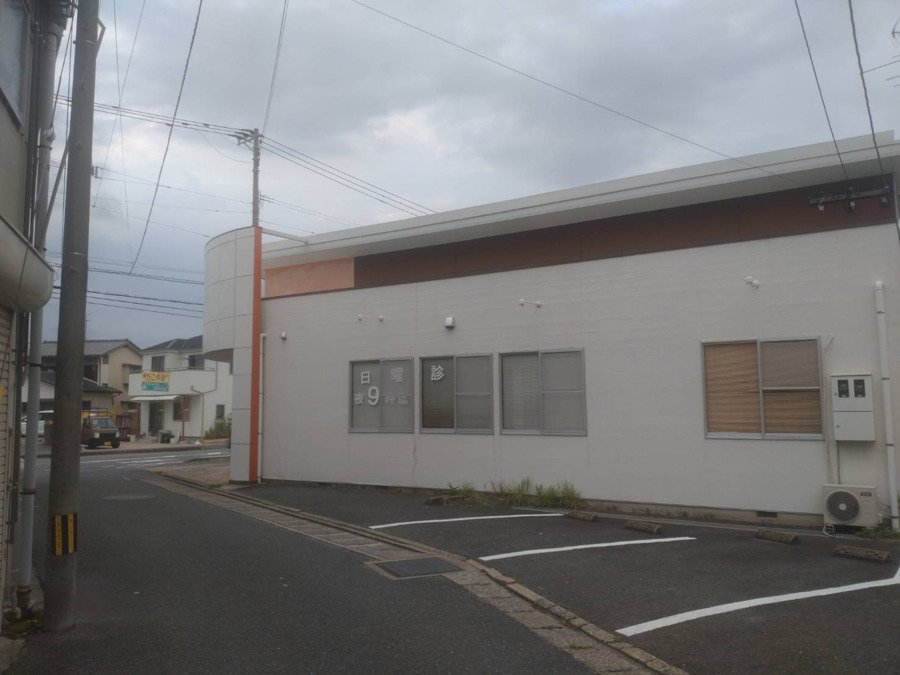 たけだ歯科医院（歯科衛生士の求人）の写真10枚目：駐車場は2箇所あります。