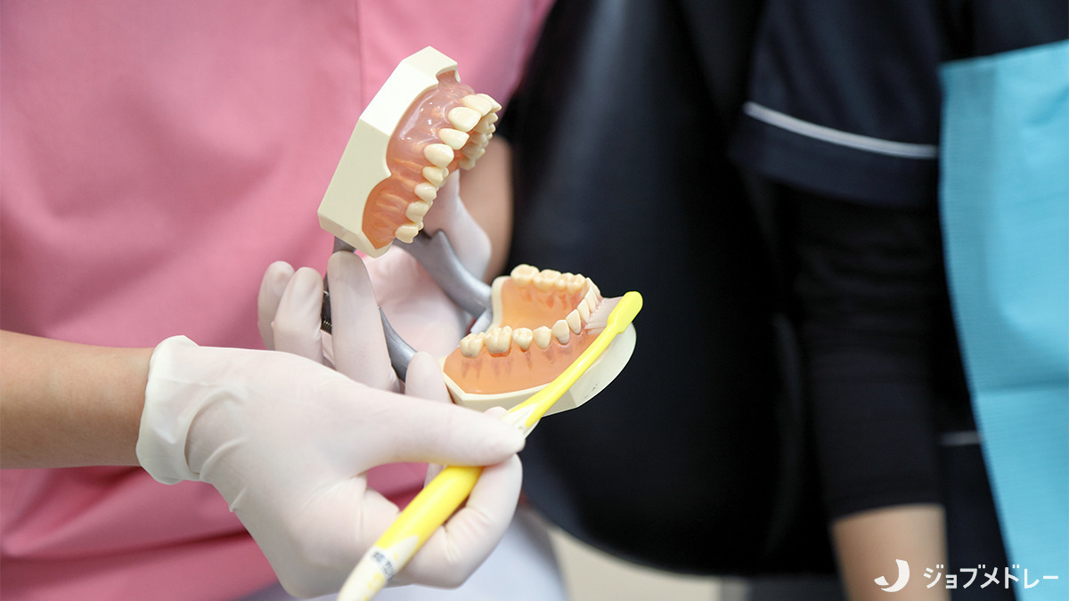 大和田おか歯科医院（歯科医師の求人）の写真19枚目：歯磨き指導の様子です