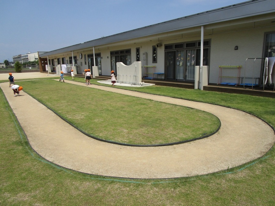 社会福祉法人紀秀会　　紀秀会川越南やまだ保育園の写真2枚目：広い園庭☆