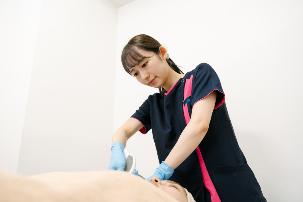 エミナルクリニック 四日市院（看護師/准看護師の求人）の写真2枚目：福利厚生完備◎研修制度あり◎最大90％offの嬉しい社割も♪