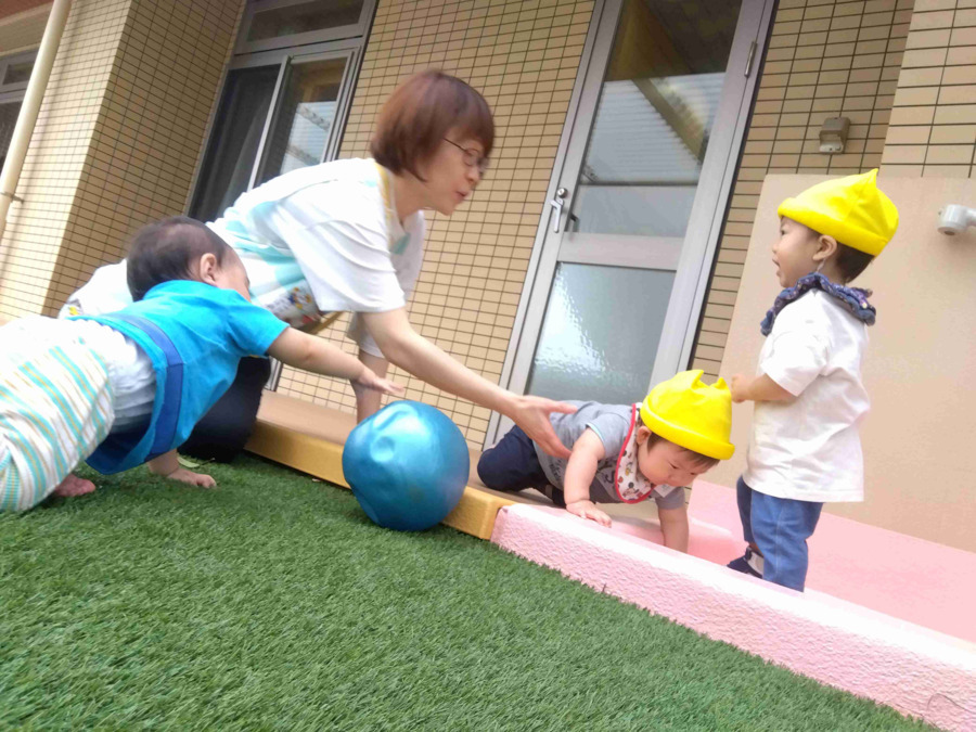池辺おひさま保育園(保育士の求人)の写真5枚目:子ども一人ひとりとしっかり関わりながら、成長をサポートしていきましょう!