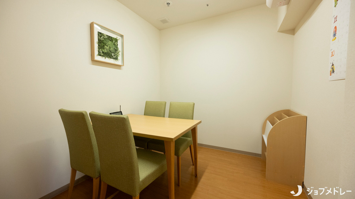 住宅型有料老人ホーム アミカの郷船橋塚田(介護職/ヘルパーの求人)の写真6枚目:プライバシーに配慮した一室です