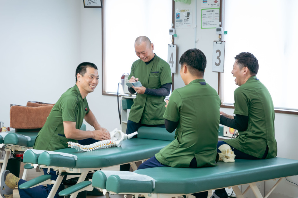 内外整骨院(柔道整復師の求人)の写真8枚目:基本的に勉強会は日中のみ。
居残り練習はやりません