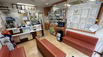 薬局ジャパンファーマシー　御影駅前店（薬剤師の求人）の写真2枚目：御影駅前店　待ち合い