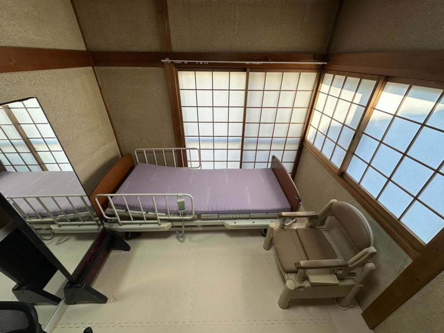 訪問看護ステーション ケアメイトたつた（理学療法士の求人）の写真6枚目：電動ベッド、研修設備あり！セラピスト間で治療手技や勉強を行う体制あり！