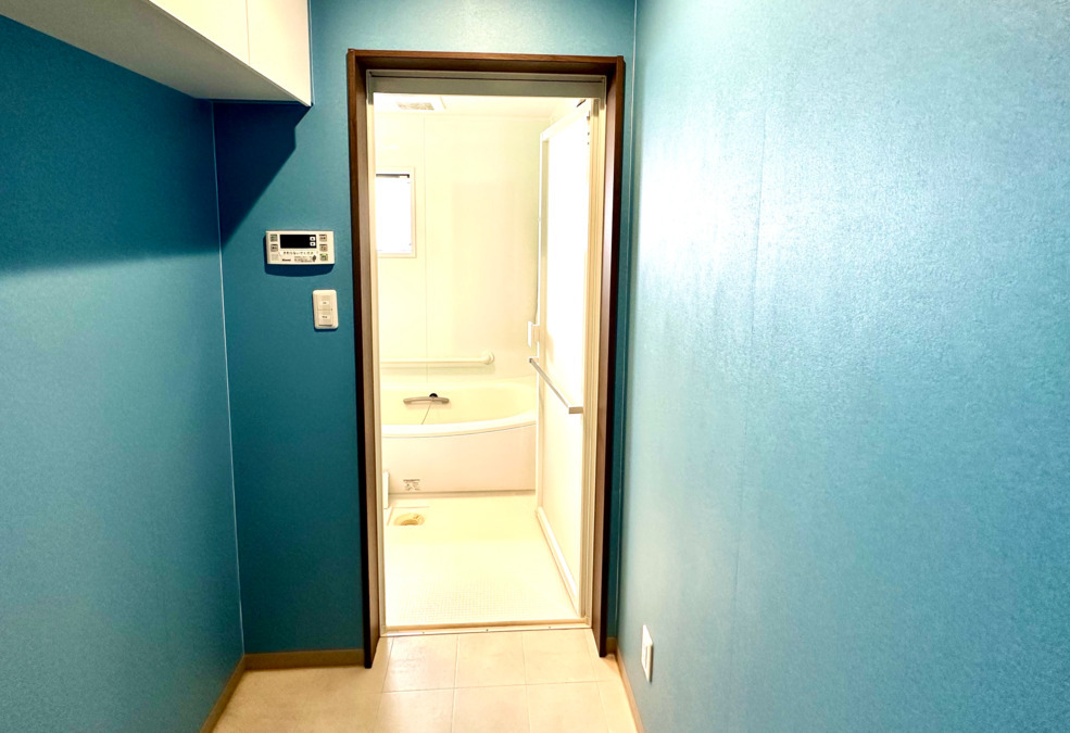 グループホームクオーレ大和つきみ野Ⅱの写真6枚目:1階は男性専用フロアです。(浴室・シャワー室完備)