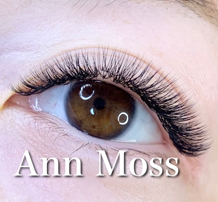 Ann Mossの写真4枚目：