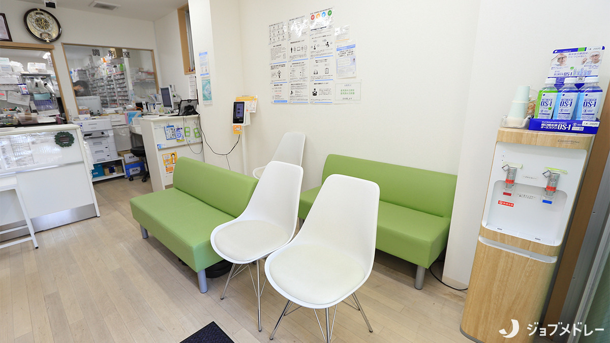 ブレイブ薬局川口原町店（調剤事務の求人）の写真4枚目：清潔感のある落ち着いた雰囲気です