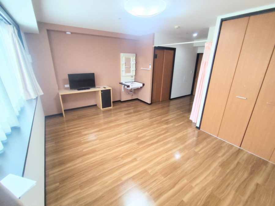 訪問看護ステーション　桜木（看護師/准看護師の求人）の写真4枚目：家族室（定員２名）