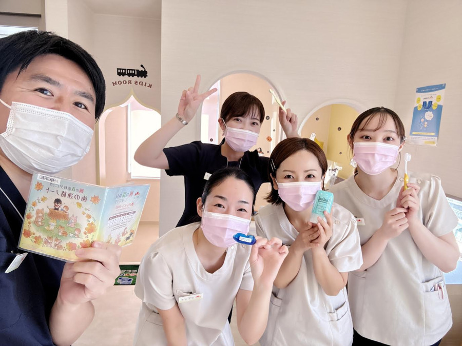 楓の森歯科クリニックの写真3枚目：皆さん明るく、チームワークを大切にする素敵なスタッフです!!
