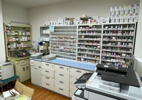 すもも薬局（薬剤師の求人）の写真7枚目：外用、水剤台