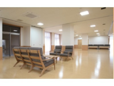 特別養護老人ホーム夕凪の里の写真2枚目：多くの入居者様にリラックしていただけるリビング