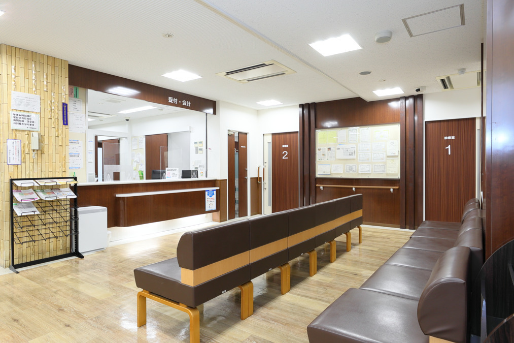 医療法人平野整形外科（介護事務の求人）の写真3枚目：老若男女問わず多くの患者さんが受診されます