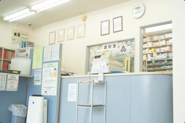 いなり町薬局（薬剤師の求人）の写真2枚目：いなり町薬局の内観