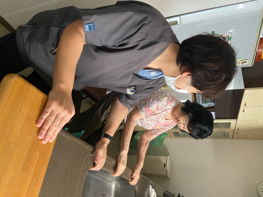 訪問看護ステーションはなこ（看護師/准看護師の求人）の写真4枚目：一緒に運動！楽しさや喜びも一緒に！！！