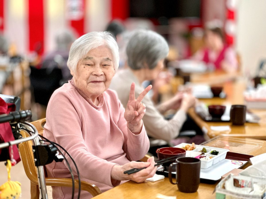 フォンテーヌ相模原陽光台(介護職/ヘルパーの求人)の写真4枚目:利用者様の美味しいお顔、楽しそうなお顔が何よりの喜びです。