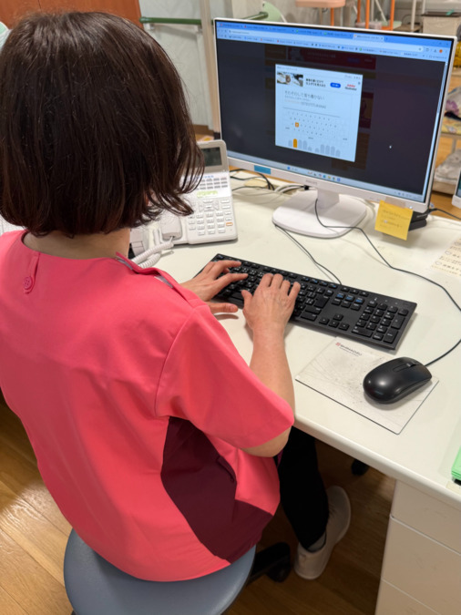 平山整形外科医院（看護助手の求人）の写真2枚目：タイピング練習