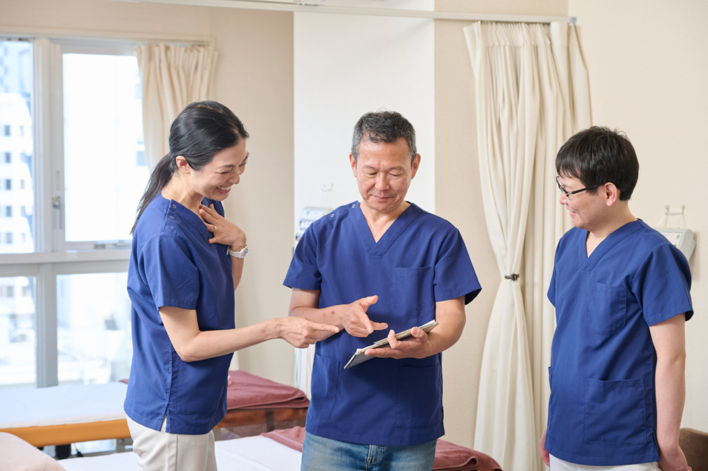 アキュラ鍼灸院(鍼灸師の求人)の写真10枚目:スタッフカンファレンス2