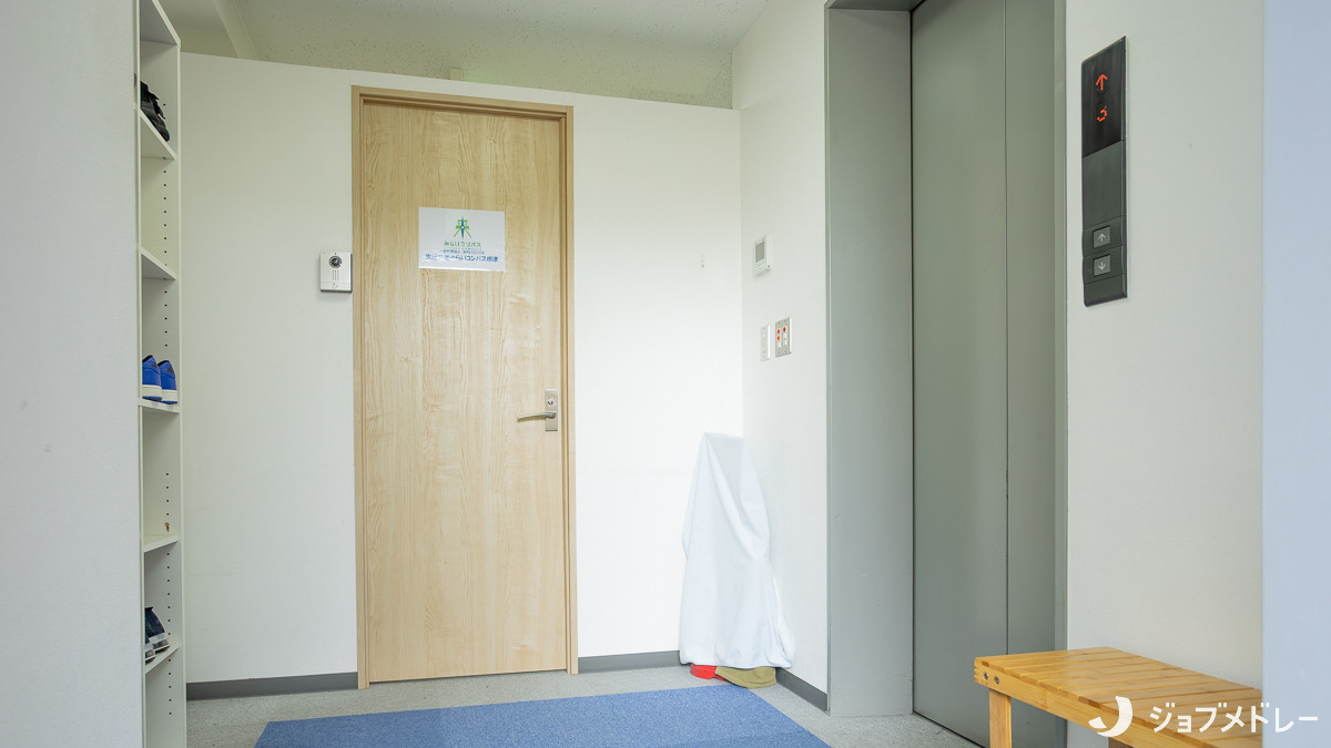 生活介護みらいコンパス根津（生活支援員の求人）の写真3枚目：根津駅から徒歩2分のビルの3階です