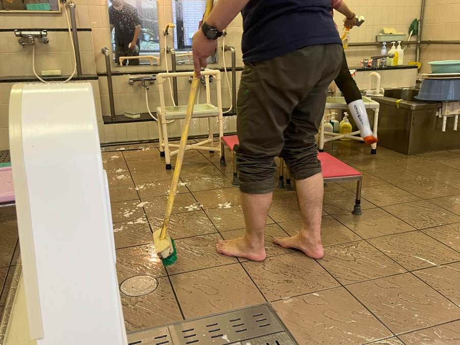 就労継続支援B型事業所　ウィステリア（生活支援員の求人）の写真2枚目：軽作業や清掃作業等の支援を行っています
