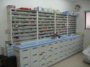 調剤薬局花みかん　つるこ店（薬剤師の求人）の写真3枚目：調剤薬局花みかん つるこ店の調剤室
