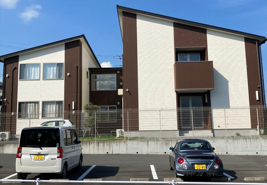 美音の郷（清掃/環境整備の求人）の写真2枚目：道路側から見た美音の郷です