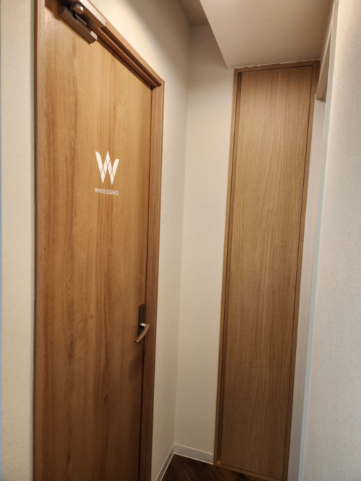 三宅歯科医院(歯科衛生士の求人)の写真4枚目:ホワイトニングや自費クリーニングの個室ブースです