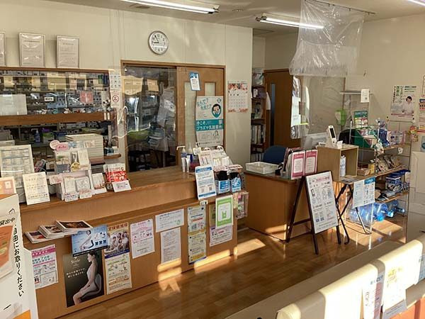 株式会社アイセイ薬局　アイセイ薬局　滝呂店（薬剤師の求人）の写真3枚目：アイセイ薬局　滝呂店の内観