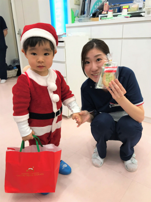 きよみ歯科の写真19枚目：小さなサンタさんにスタッフもメロメロ。可愛い患者さんに診療室も和みます。