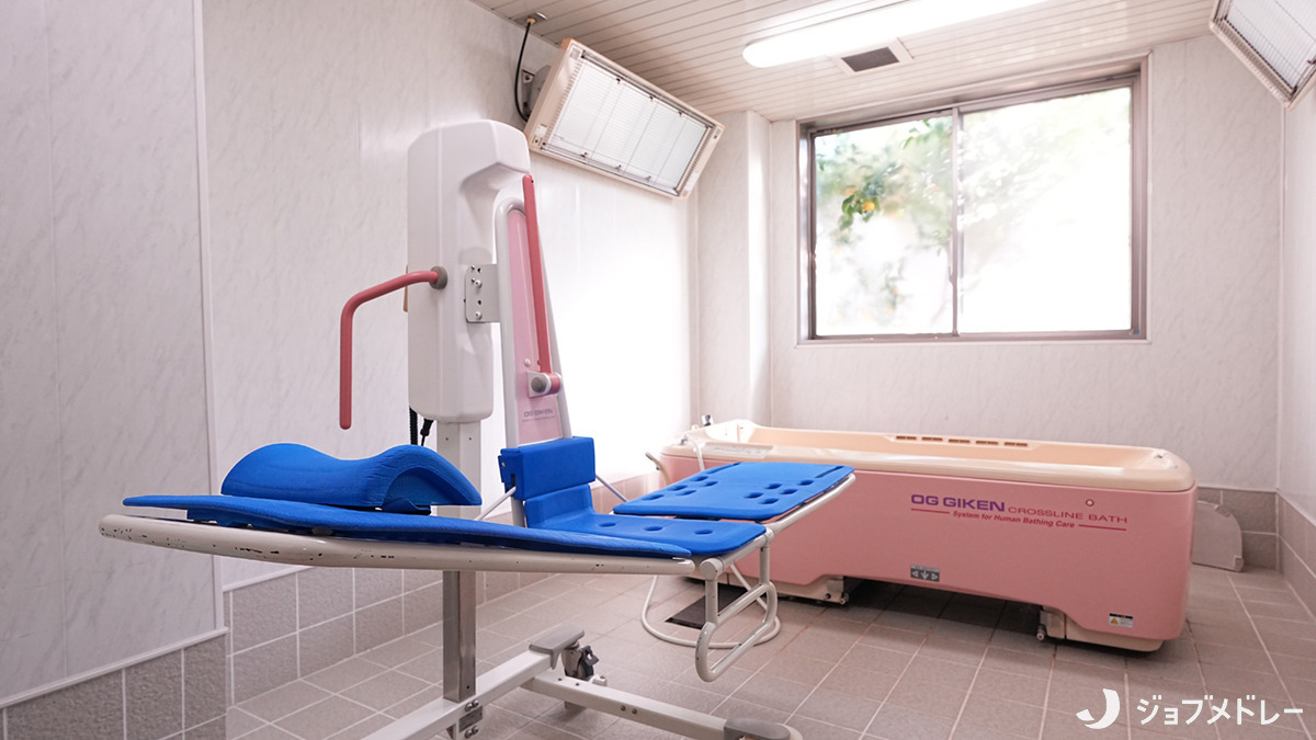 社会福祉法人翠生会　和光ホーム（介護職/ヘルパーの求人）の写真10枚目：入浴介助者の負担を減らせるよう設備を整えています