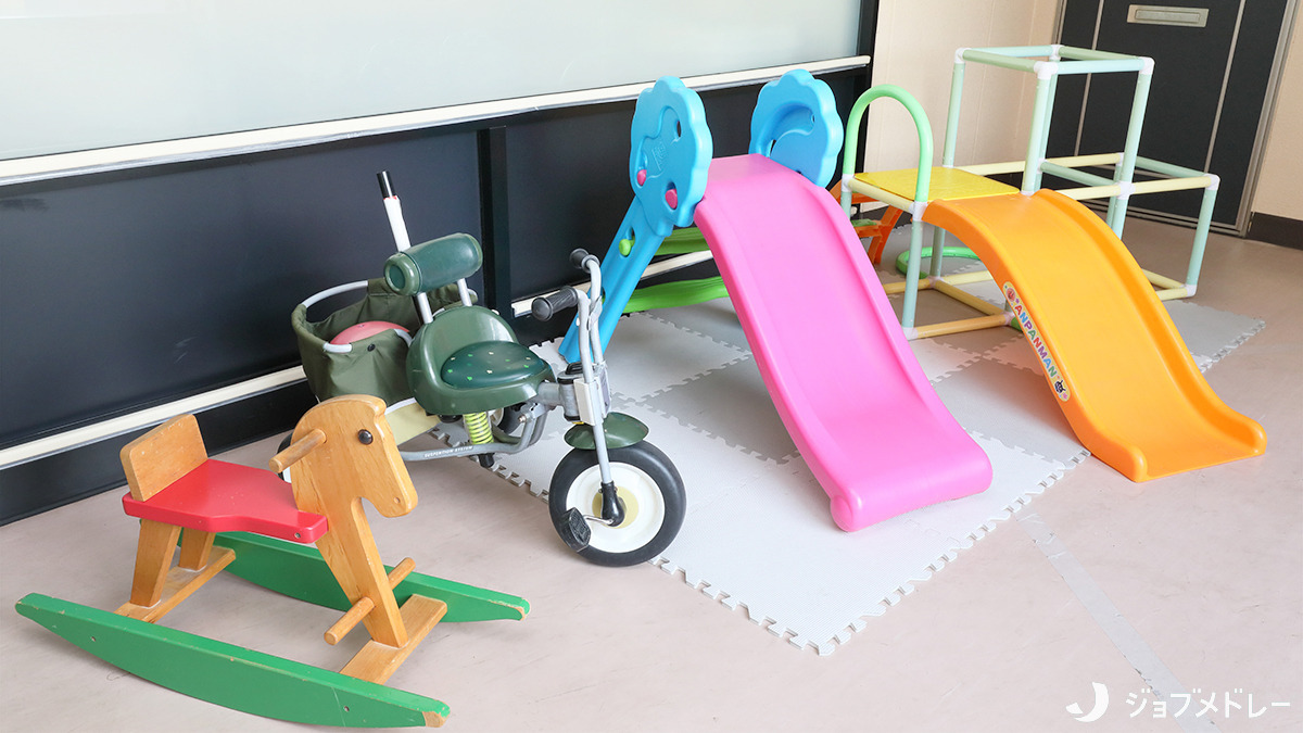 エンジェルキッズ竜美丘園の写真5枚目：身体を動かして遊べるよう遊具を充実させています