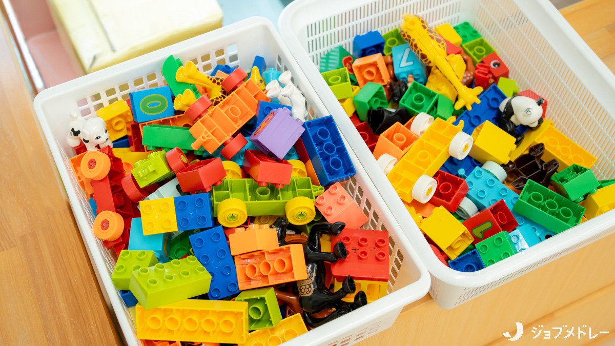 名和駅前サンフレンズ保育園(管理栄養士/栄養士の求人)の写真7枚目:発達に応じて、より感性の芽を育むおもちゃを提供しています