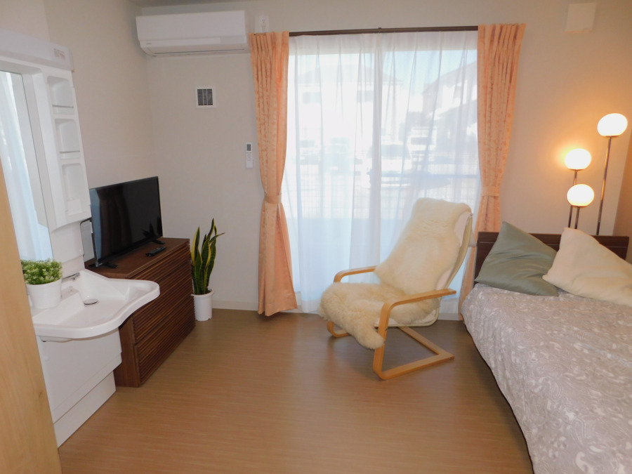 グループホーム めいと北柏（介護職/ヘルパーの求人）の写真4枚目：居室