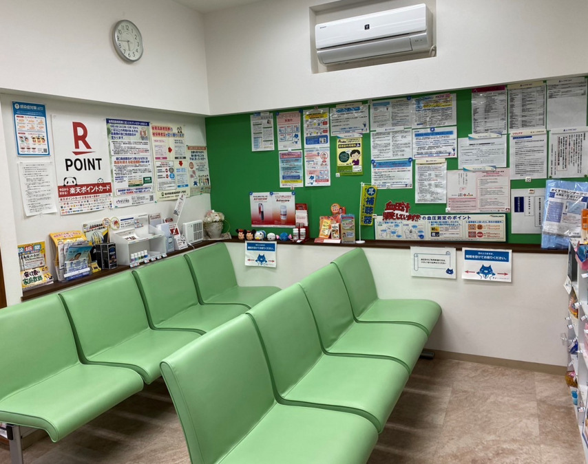 フォーユー調剤薬局 山岸店（薬剤師の求人）の写真3枚目：山岸店　待合室