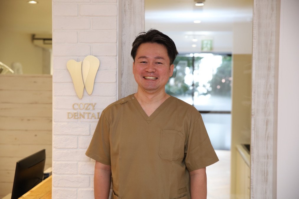 COZY DENTAL 福岡 赤坂【2025年02月25日オープン】（歯科衛生士の求人）の写真5枚目：院長の好きなこと・もの：ラグビー観戦、ディズニーリゾート、御朱印集め、カレー