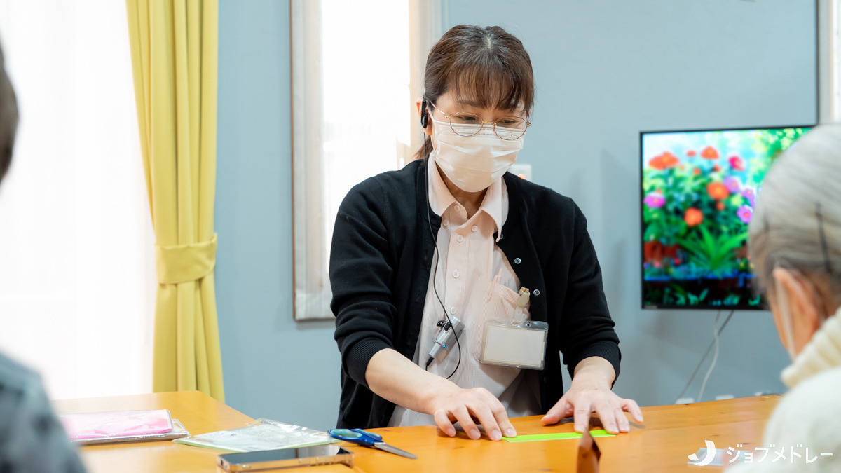 オアシスセンターの写真25枚目：スタッフがお手本を見せます