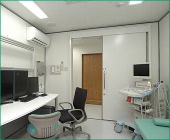医療法人まつおかクリニック 内視鏡検査・CT検査クリニック(医療事務/受付の求人)の写真3枚目:診察室