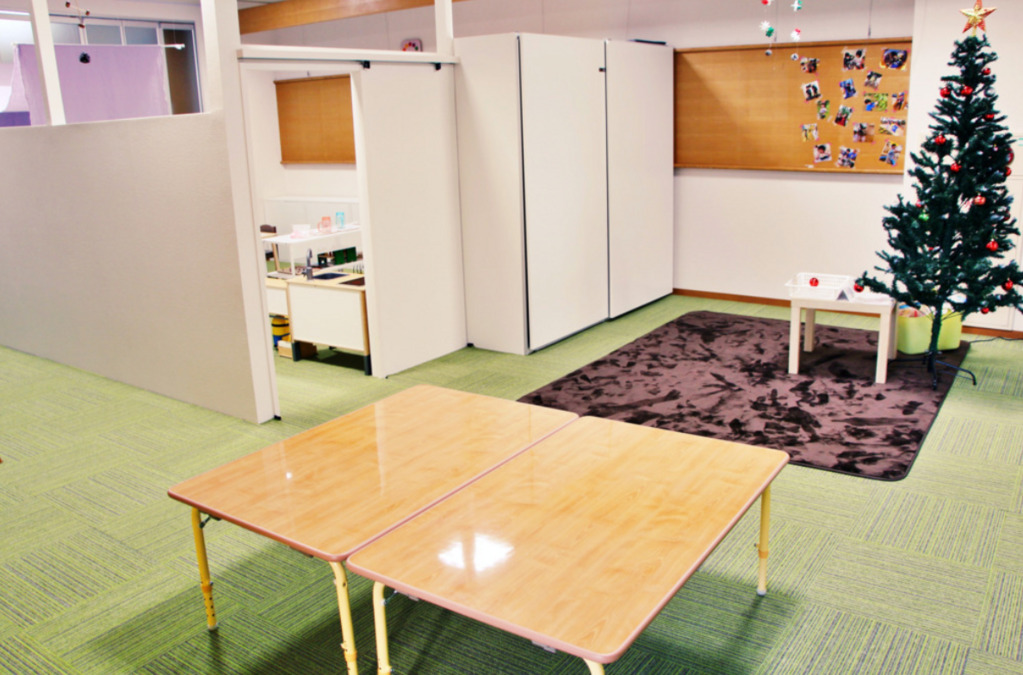 放課後等デイサービスユニプレキッズ徳力校の写真6枚目:施設内は明るく清潔です