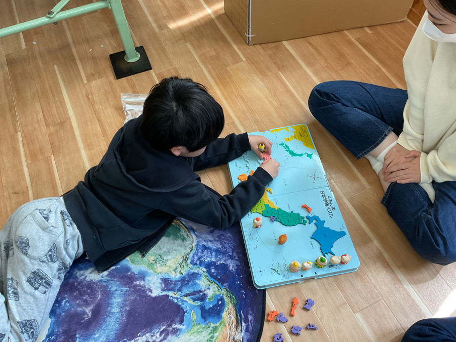 通所支援ベルテール須崎園（保育士の求人）の写真7枚目：日本地図パズル