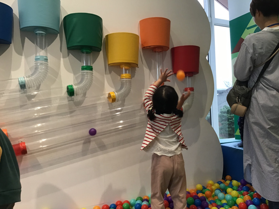 オデューラ デ アベニール（保育士の求人）の写真4枚目：当教室は戸外活動にも力を入れています！！「PLAY! PARK ERIC」にて☆