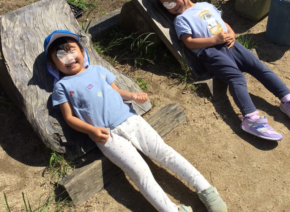幼保連携型認定こども園 ニコニコ桜保育園の写真28枚目：お空を見上げて・・・
