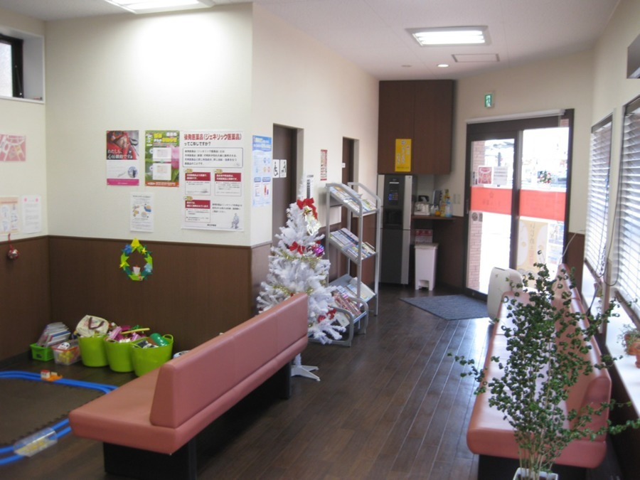 さくら薬局 蓮田駅前店（薬剤師の求人）の写真2枚目：さくら薬局 蓮田駅前店の内観1