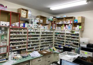 あやめ薬局（薬剤師の求人）の写真2枚目：あやめ薬局の調剤室