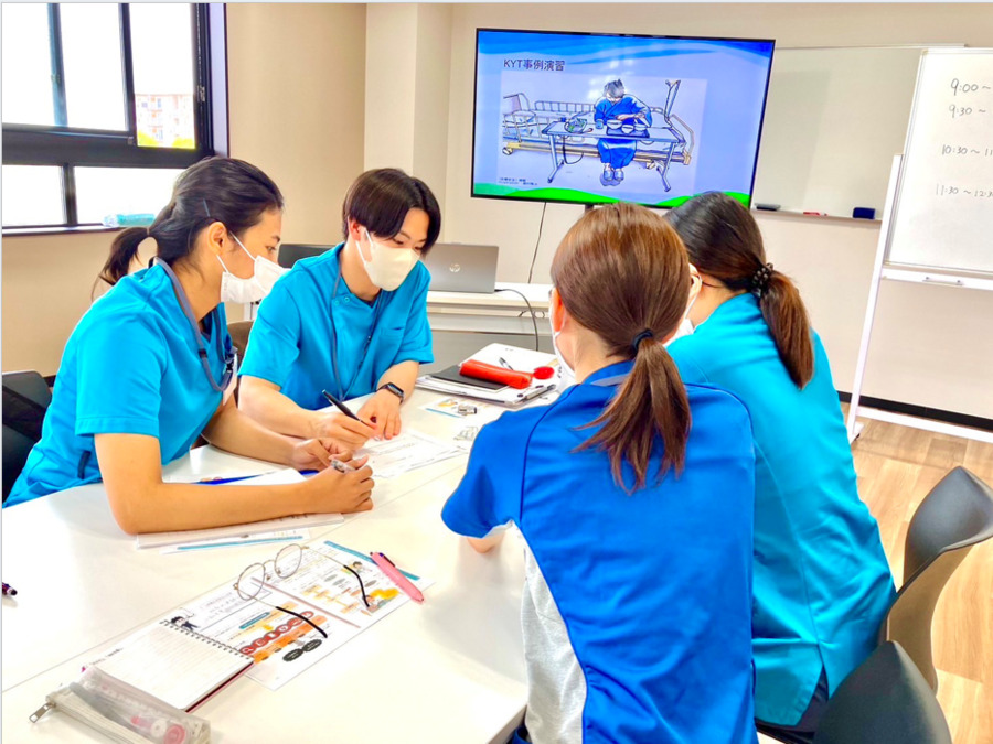 メディケア癒やし参番館(介護職/ヘルパーの求人)の写真2枚目:研修体制も充実!